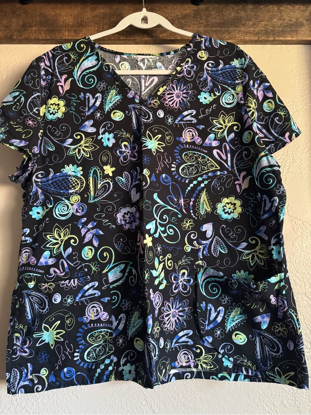 Women's Black Floral & Paisley V-Neck scrub top